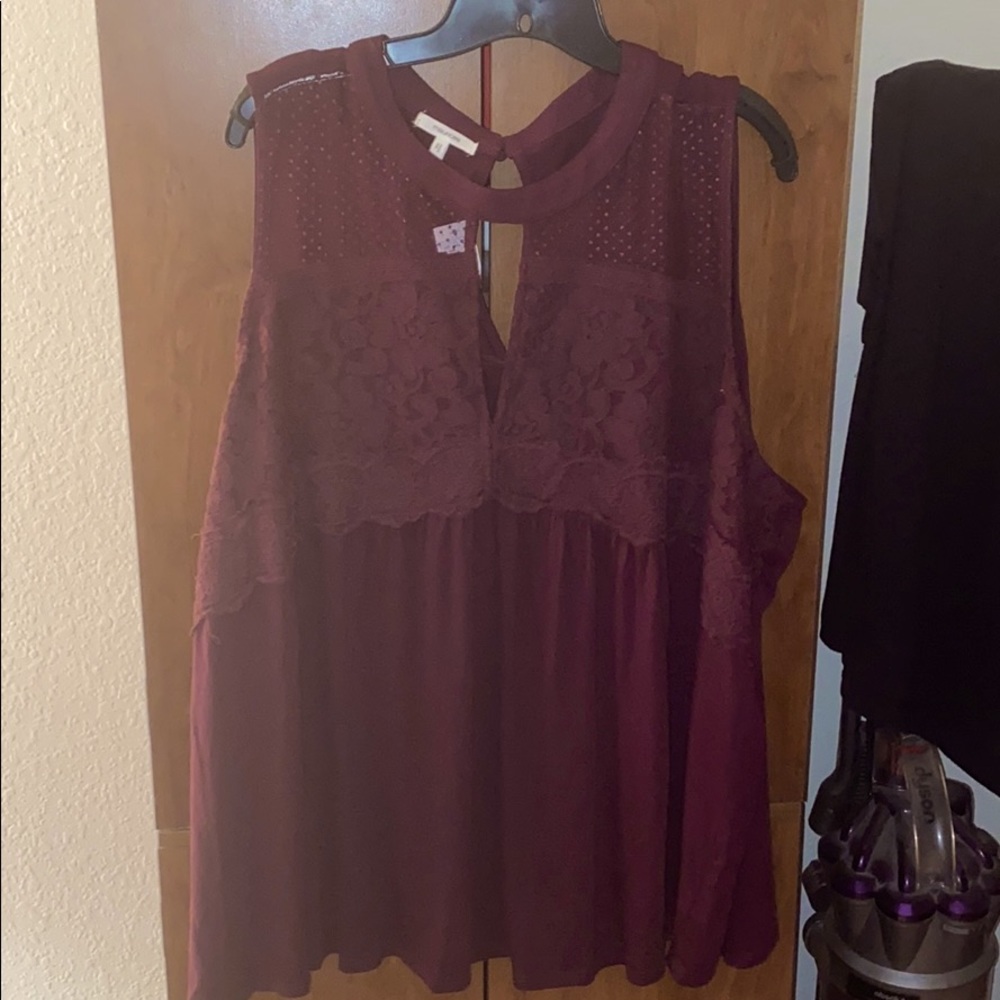 Maroon top with lace trim